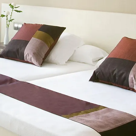 Conqueridor מלון 4*